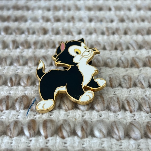 Sold - Picture 3 of 6